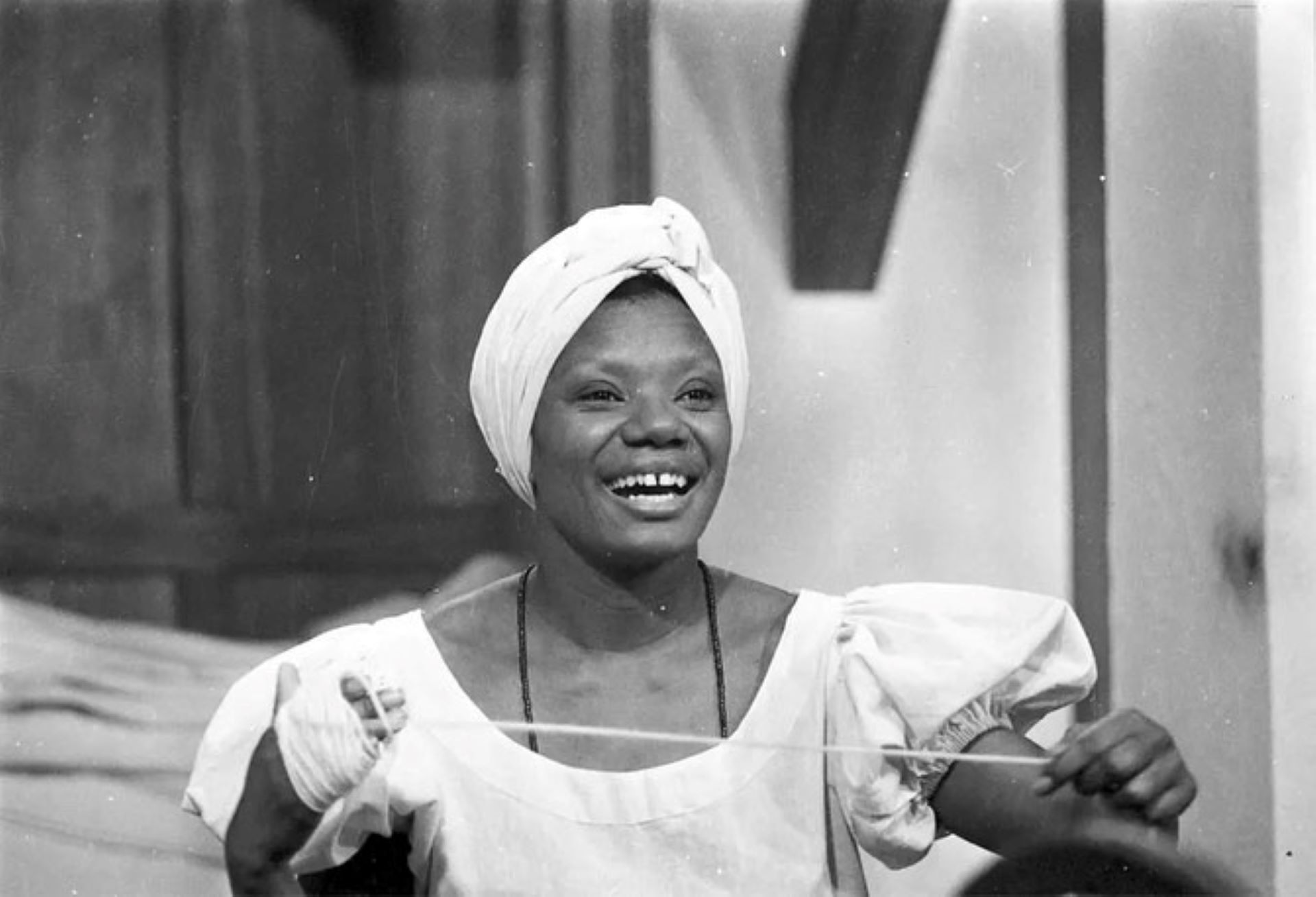 Neusa Borges interpretando