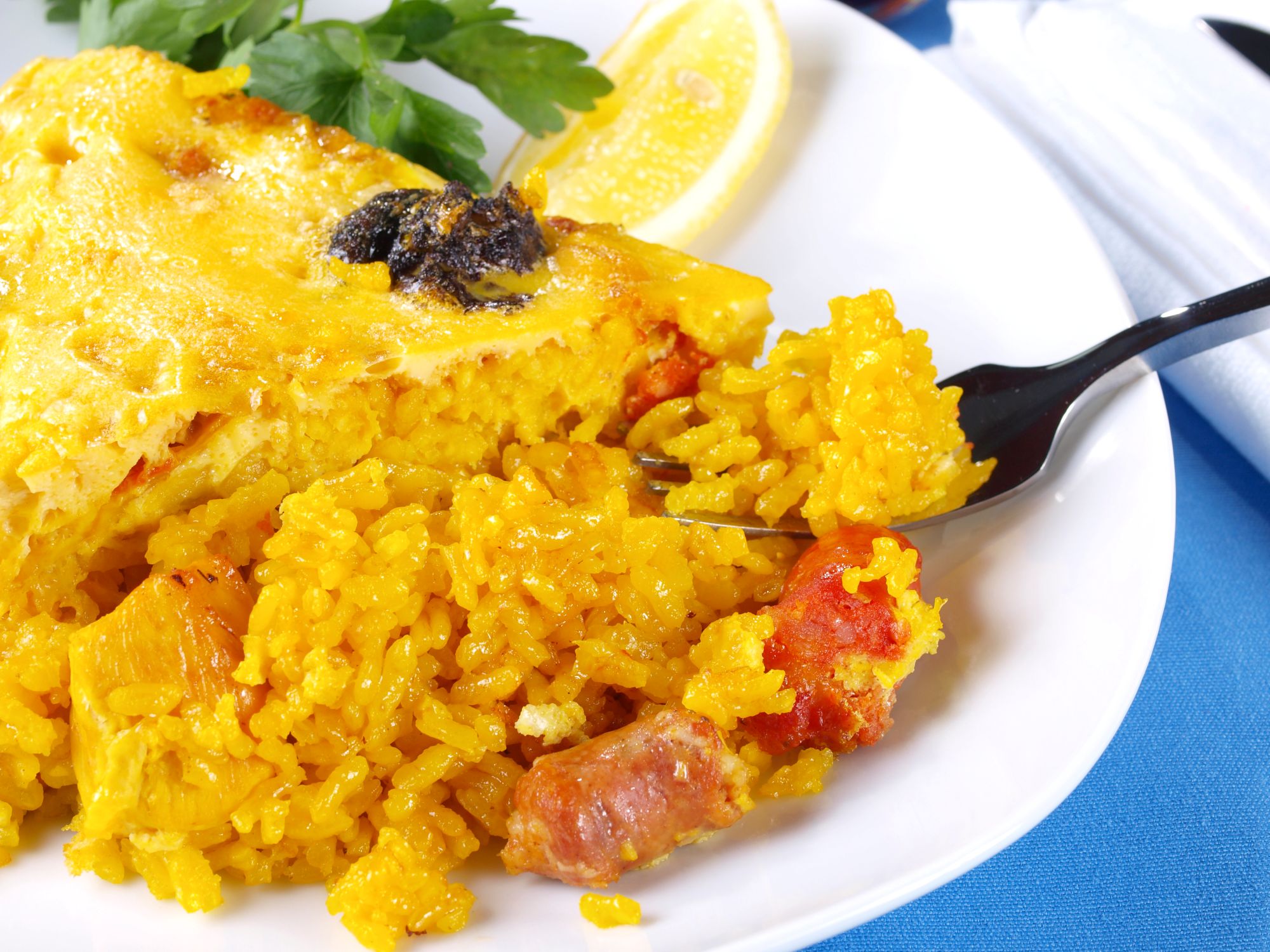 Arroz con salchichas