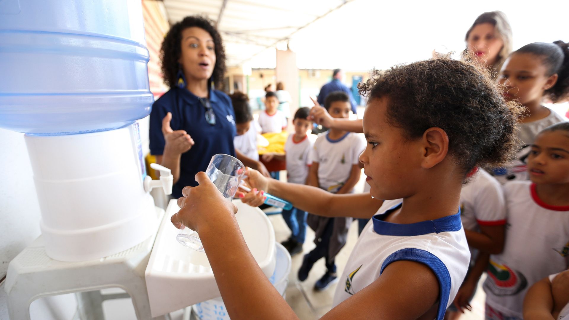 Alunos da Escola Classe 29 de Taguatinga participam de atividades do projeto Adasa na Escola, que ensina crianças a ajudar na preservação da água
