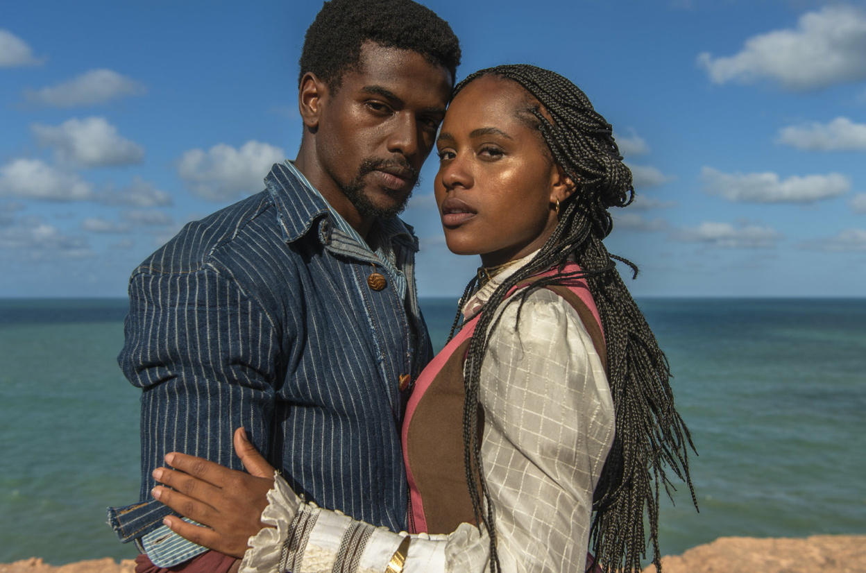 O casal protagonista da novela "A Nobreza do Amor" é formado por Alika (Duda Santos) e Tonho/Antônio (Ronald Sotto)