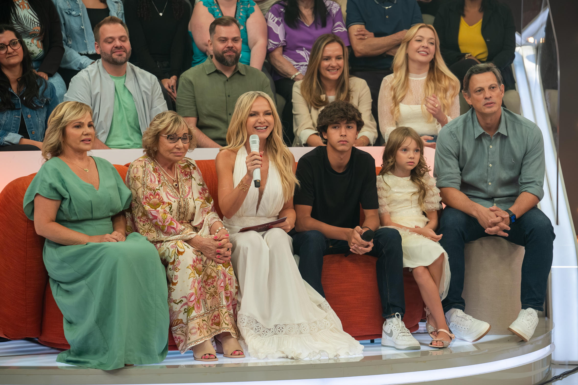 "Em Família" terá familiares de Eliana como convidados do primeiro programa