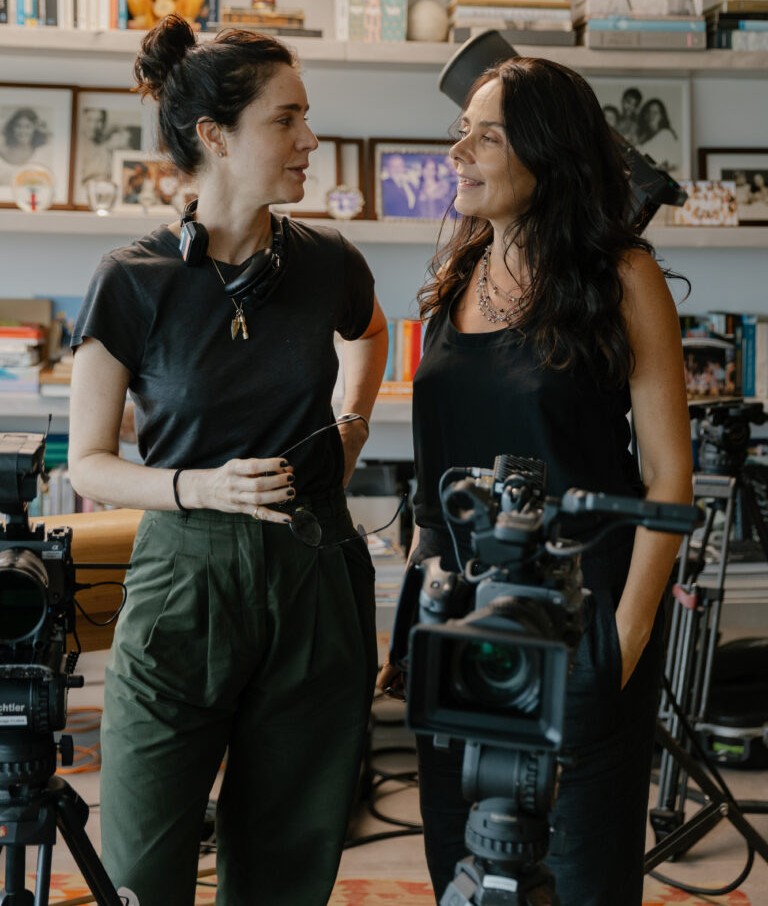 Diretoras durante gravações da série sobre Preta Gil para Globoplay - Foto: Conspiração Filmes