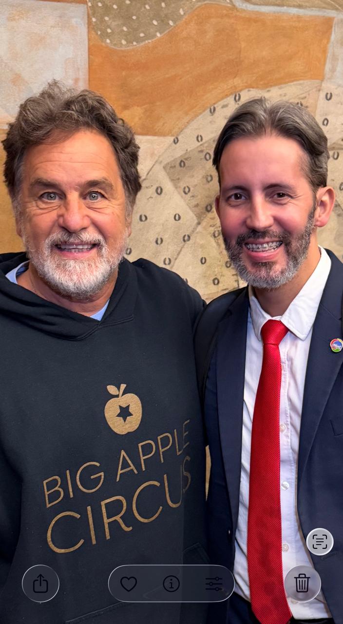 Marcos Frota e o presidente do Iphan, Leandro Grass, durante a Cerimônia de Registro do Circo como Patrimônio Cultural do Brasil