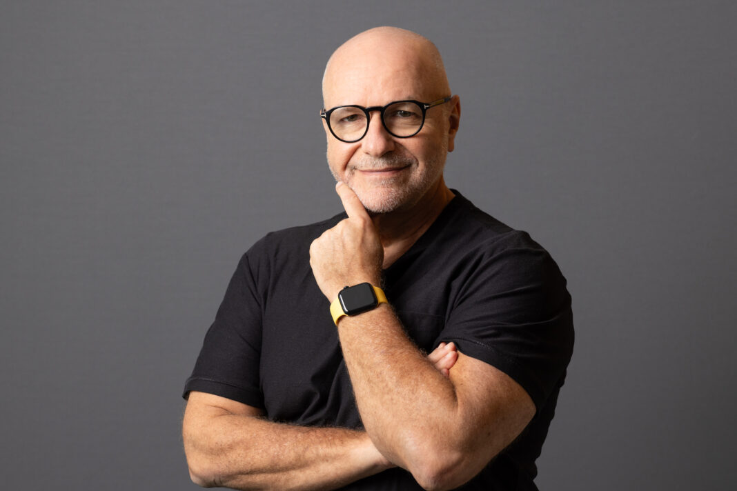 Milton Beck, CEO do LinkedIn no Brasil, aponta um viés negativo com relação a pessoas mais velhas