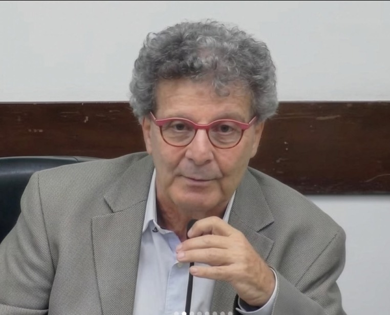 Vereador e Vice pres. da CPI da HIS Nabil Bonduki discursa em plenário 