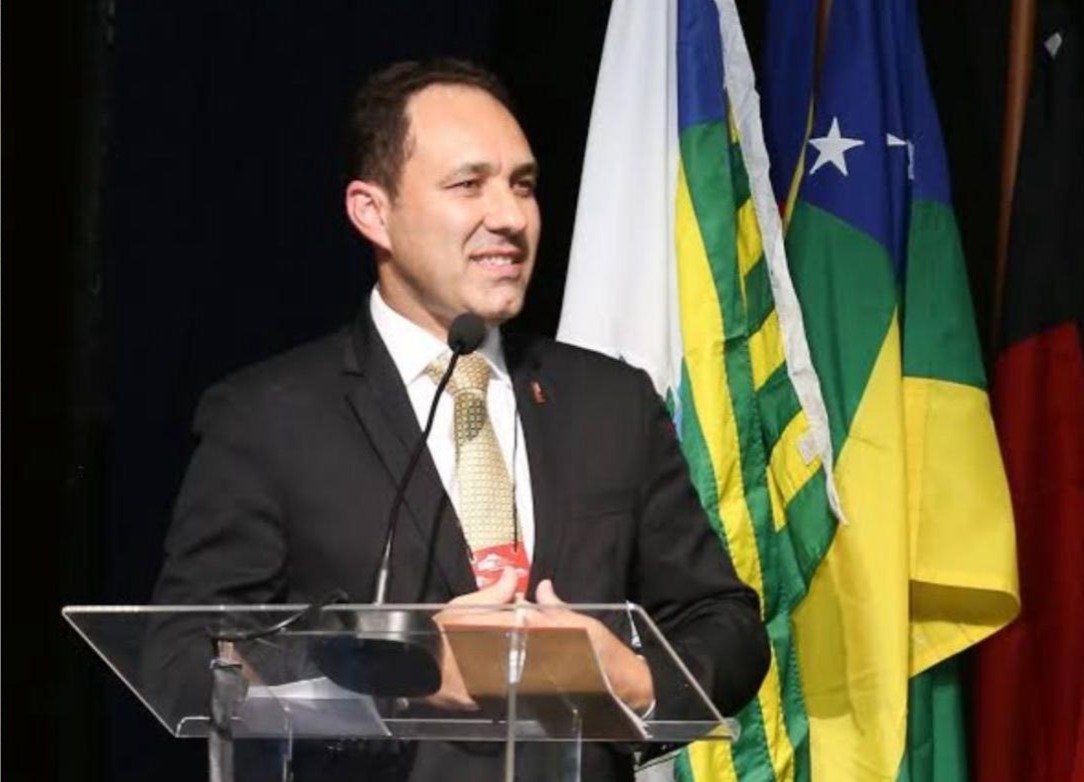 Presidente da Abracrim discursa 