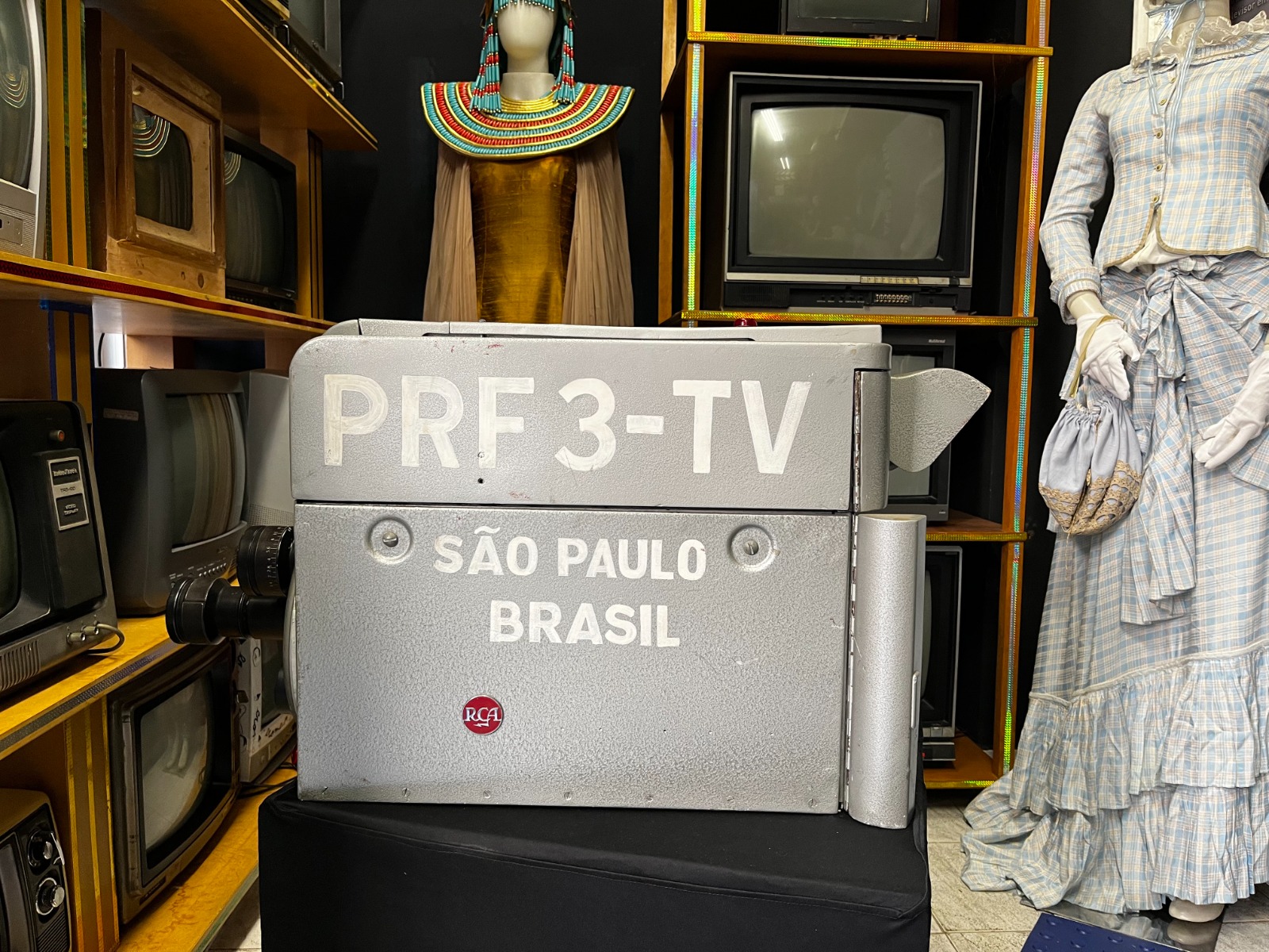 Câmera da primeira transmissão da TV Tupi
