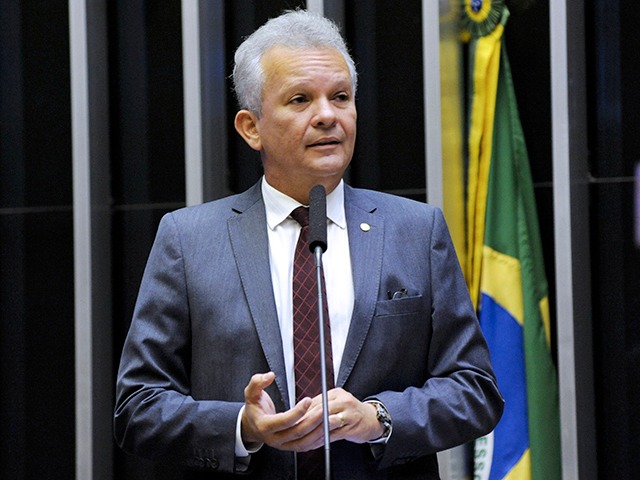 André Figueiredo, relator da proposta