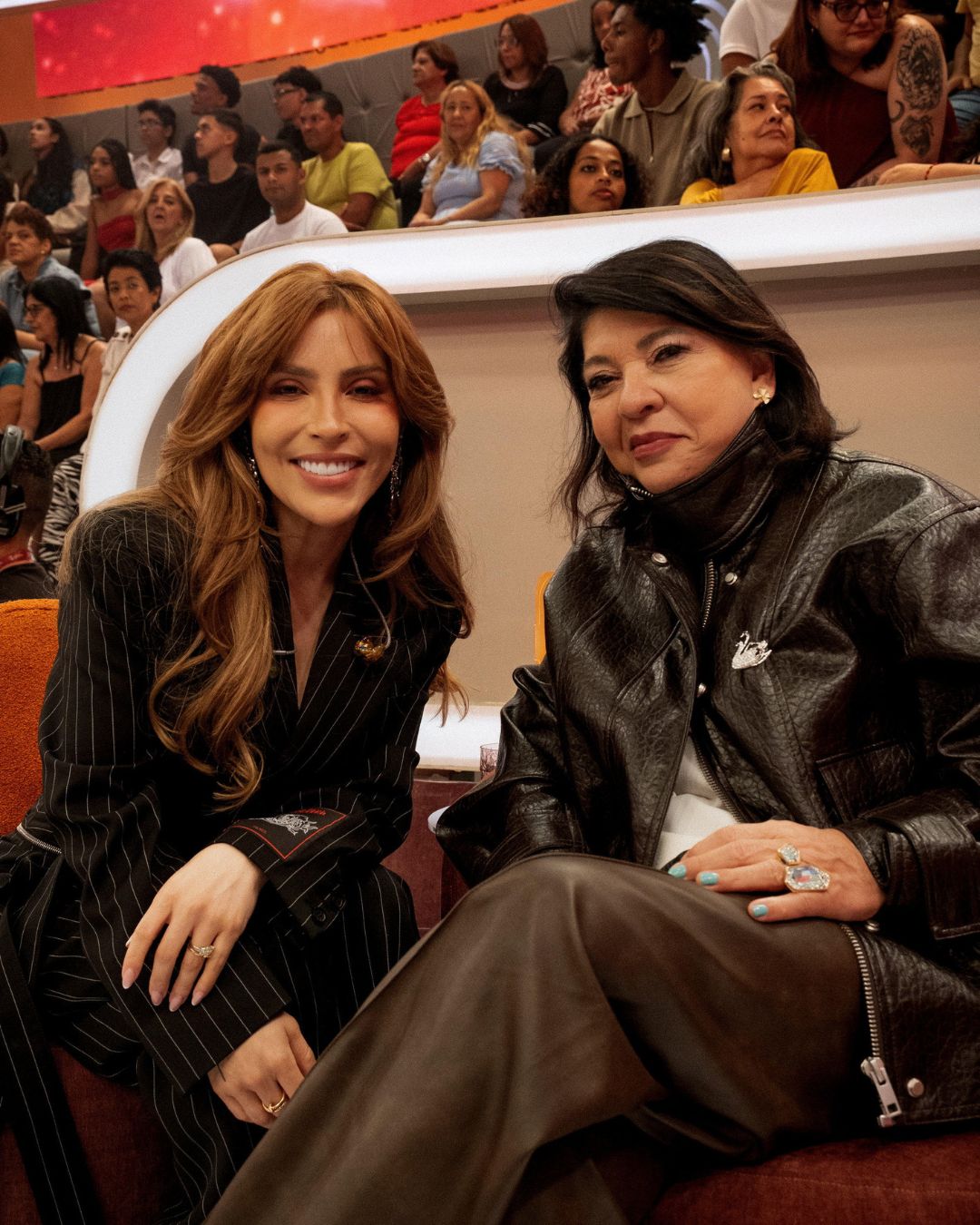 As cantoras Manu Bahtidão e Roberta Miranda