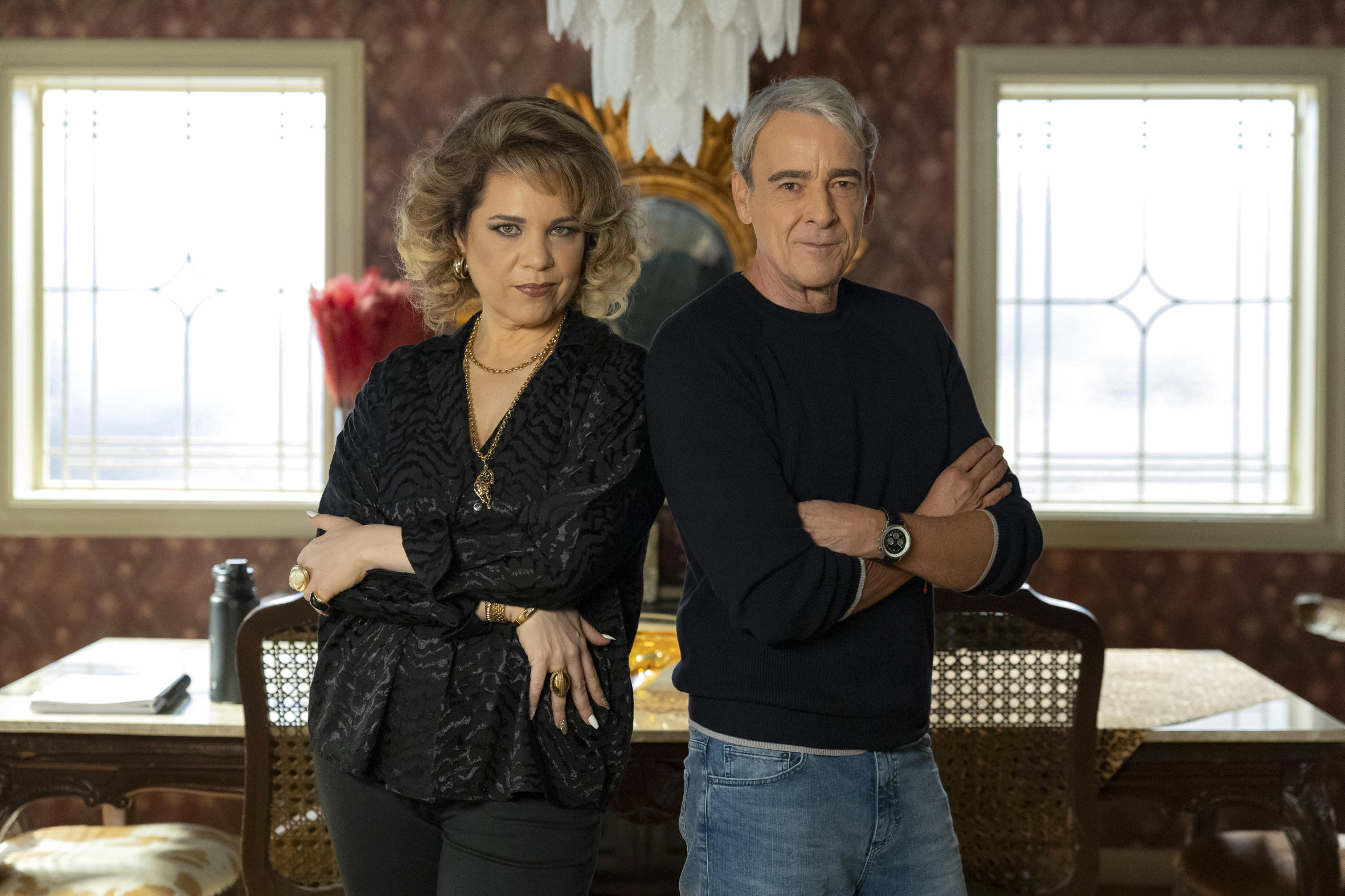 Os irmãos Pilar (Isabel Teixeira) e Ulisses (Alexandre Borges)