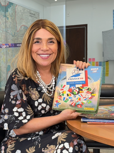 Colecionadora de álbuns de figurinhas da Copa