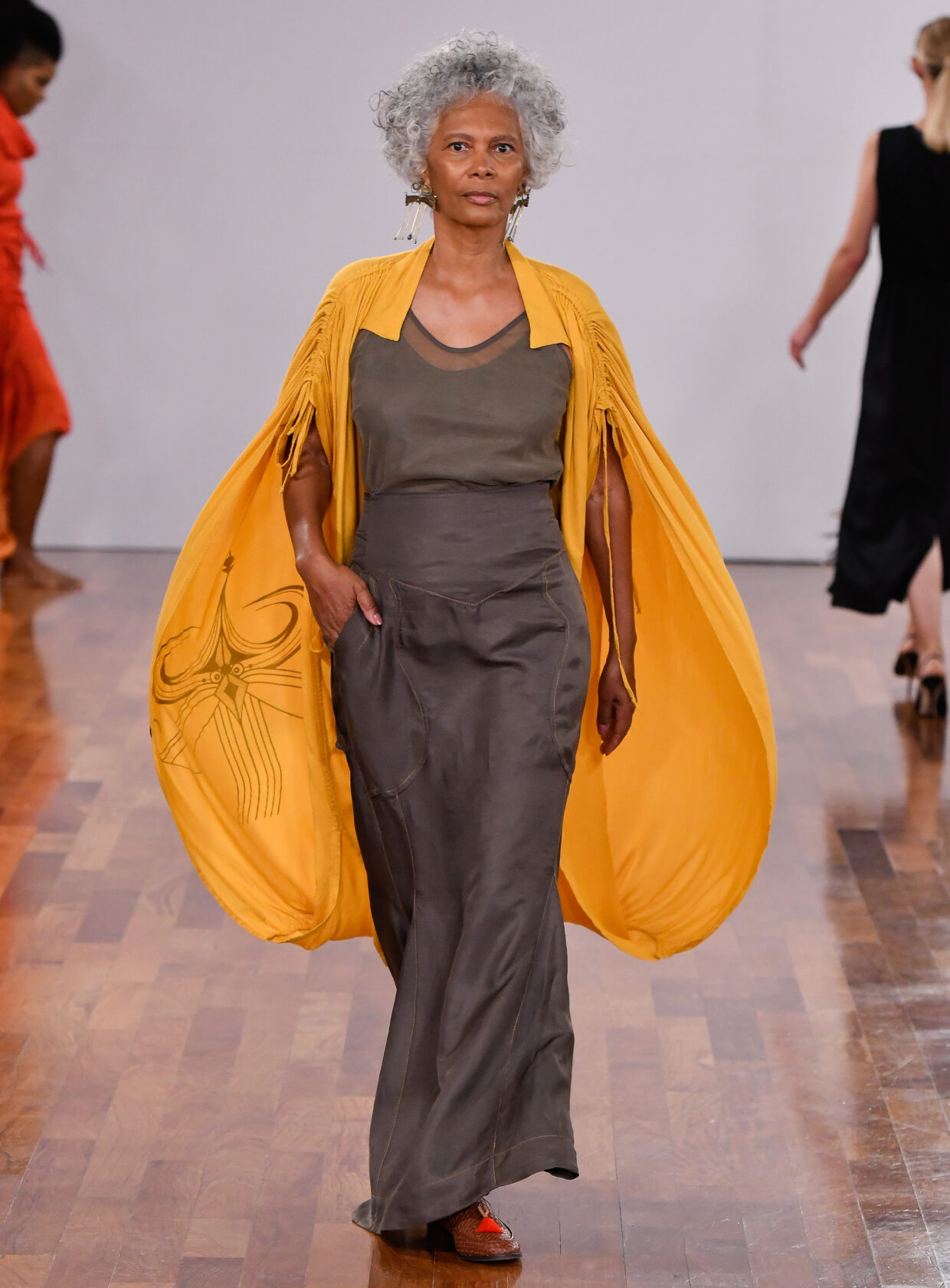 A modelo paulistana Cláudia Chaves, de 63 anos