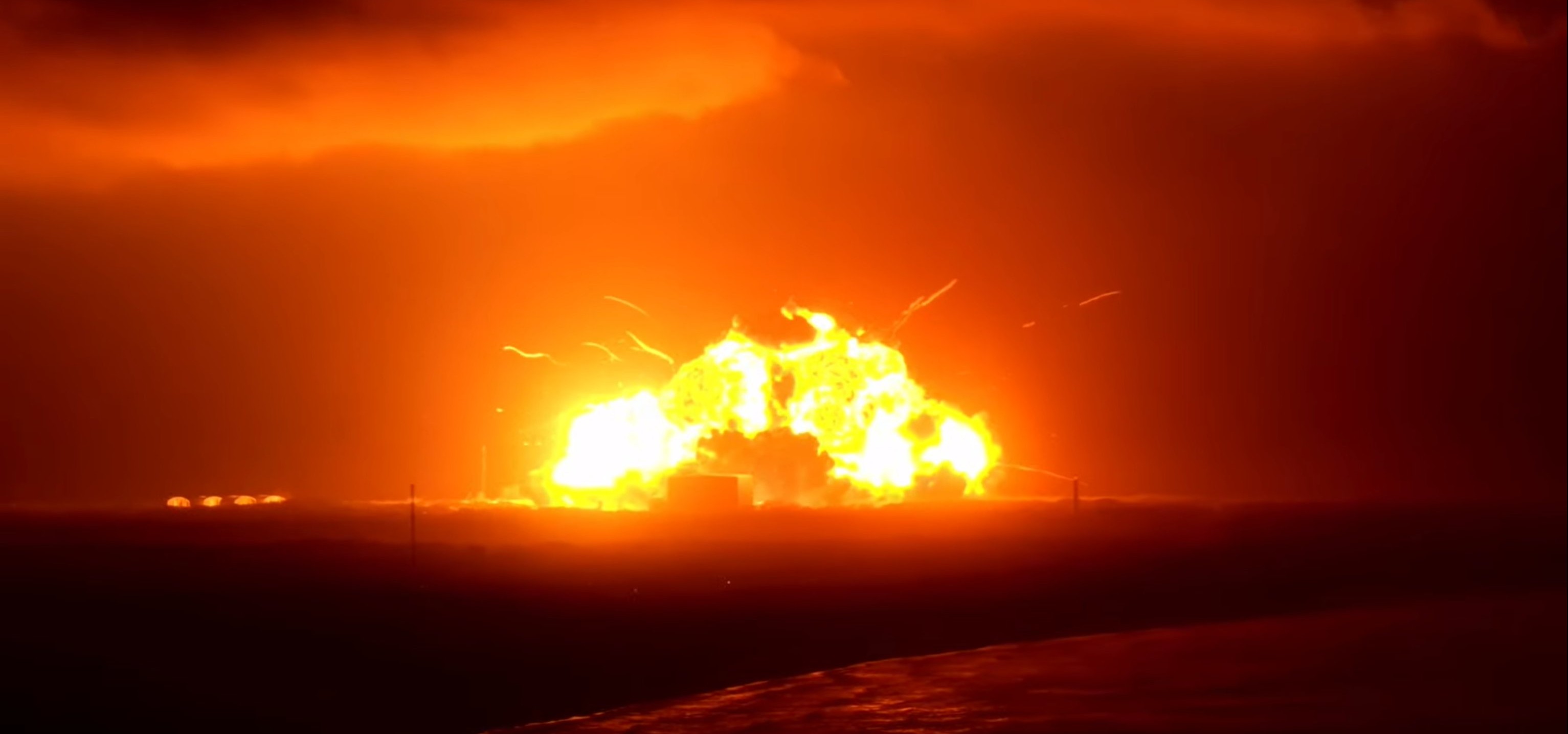 Foguete da Blue Origin explode na plataforma de lançamento durante