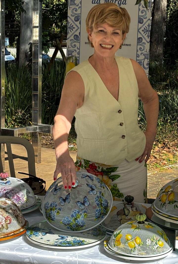 Margareth Pfeifer transformou a produção de boleiras decorativas em uma fonte de renda