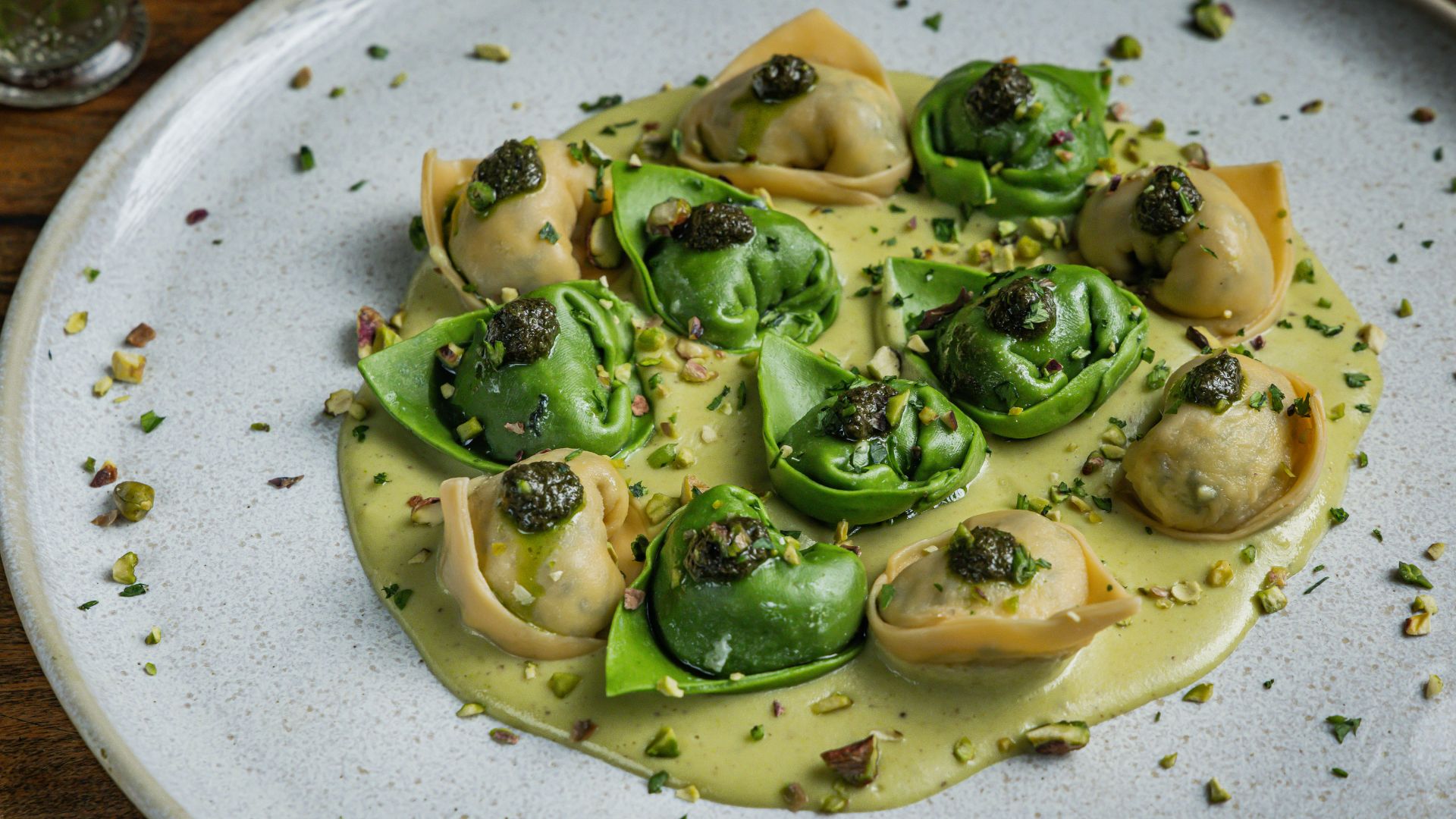 Pansotti con salsa di pistachio