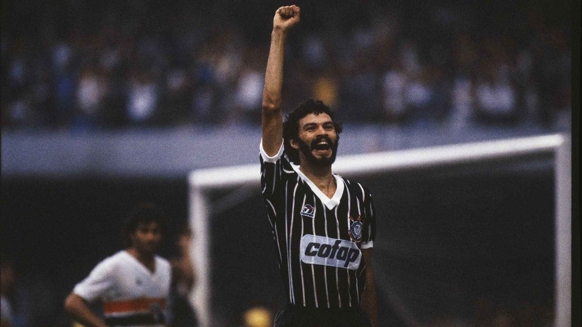 Sócrates Brasileiro foi um dos maiores ídolos da história do Corinthians