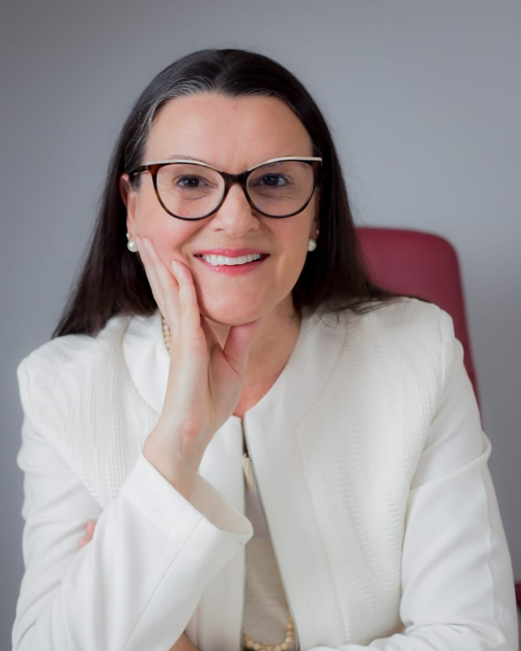 Foto da Fátima Macedo posando com um sorriso