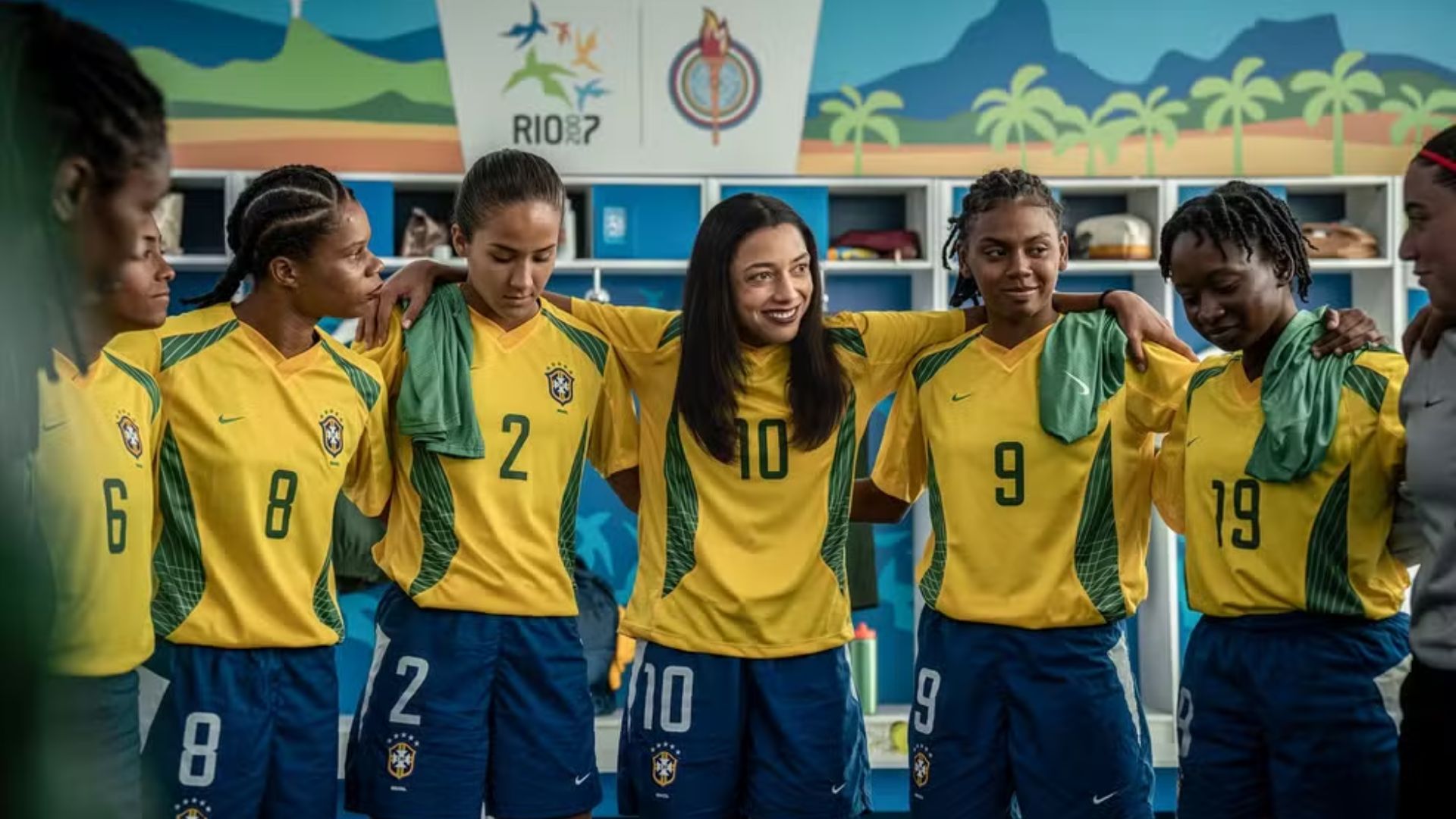 Alice Carvalho interpreta a jogadora Marta