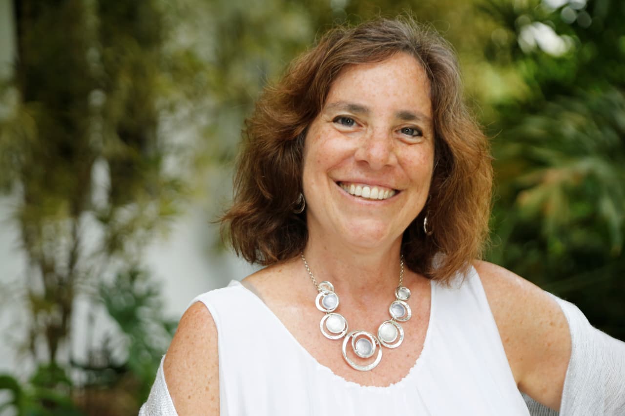 Deborah Dubner é psicóloga e escritora