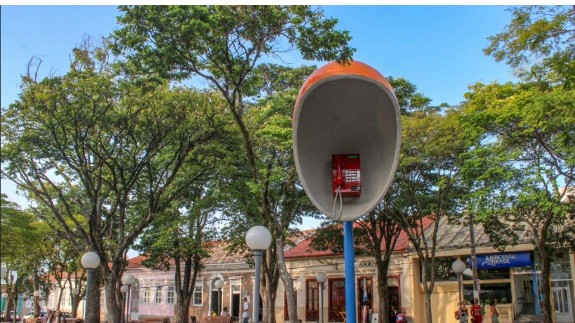 Orelhão gigante da cidade de Itu