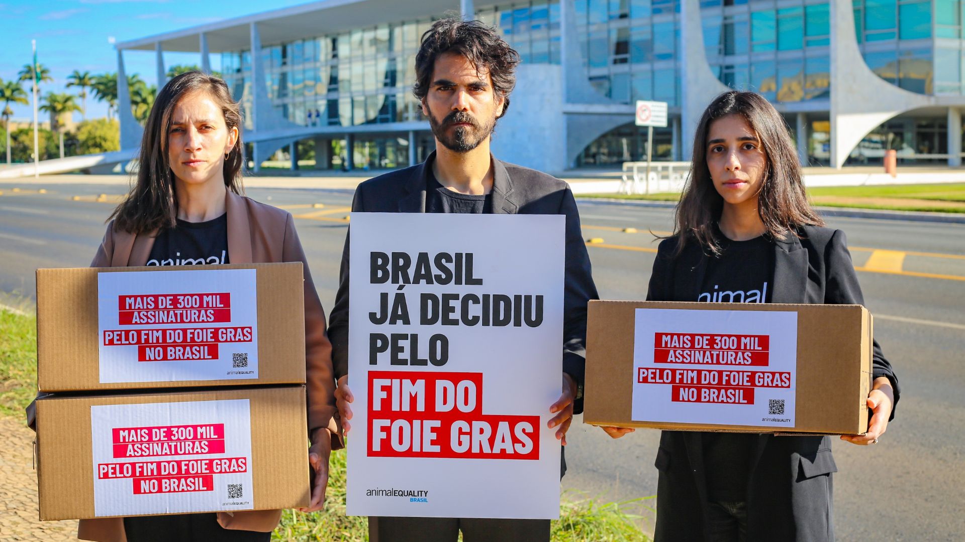 Movimento que defende a causa animal pressionou o governo com abaixos-assinados e protestos pela lei