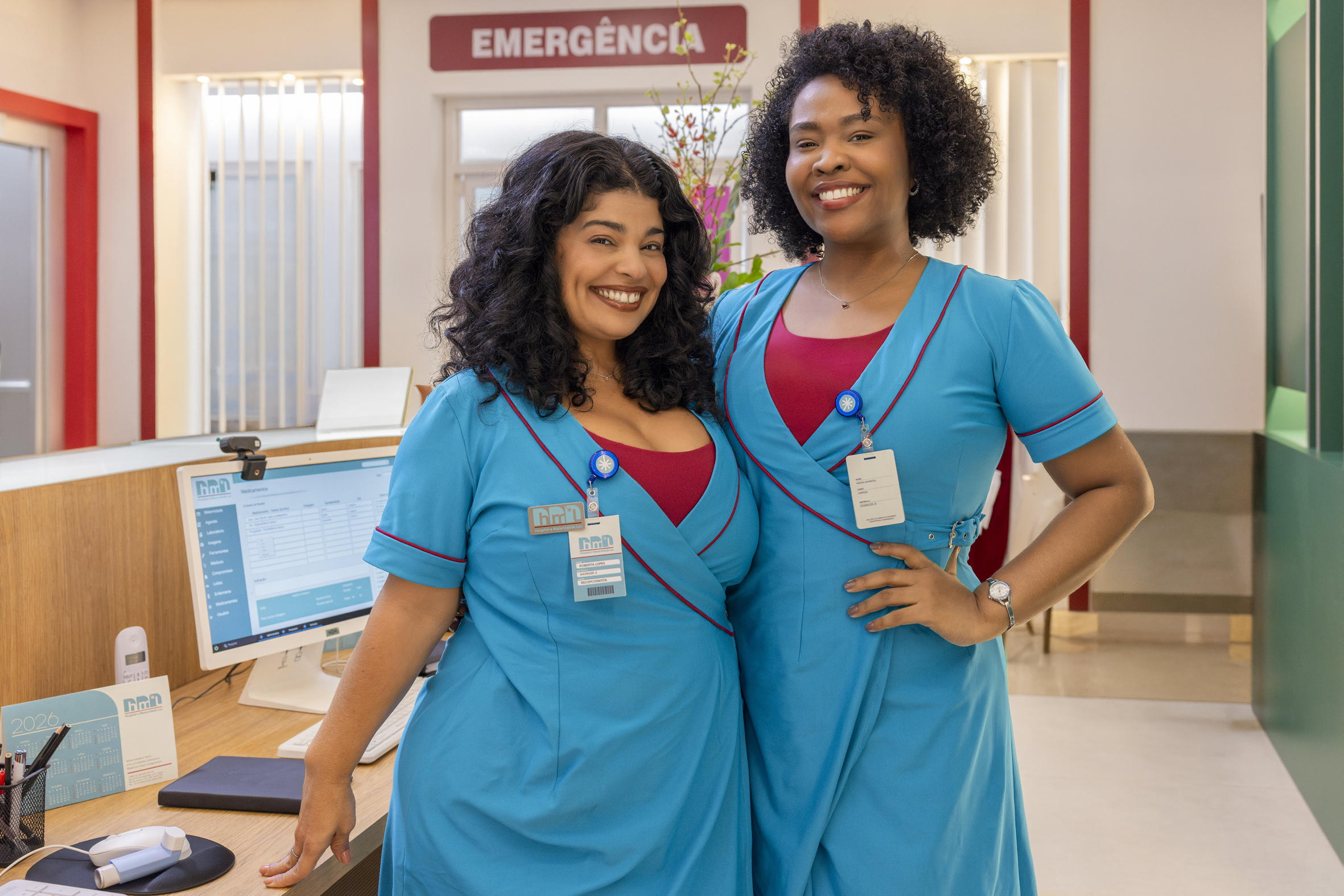 Kátia (Dani Fontan) e Nelma (Ariane Souza)