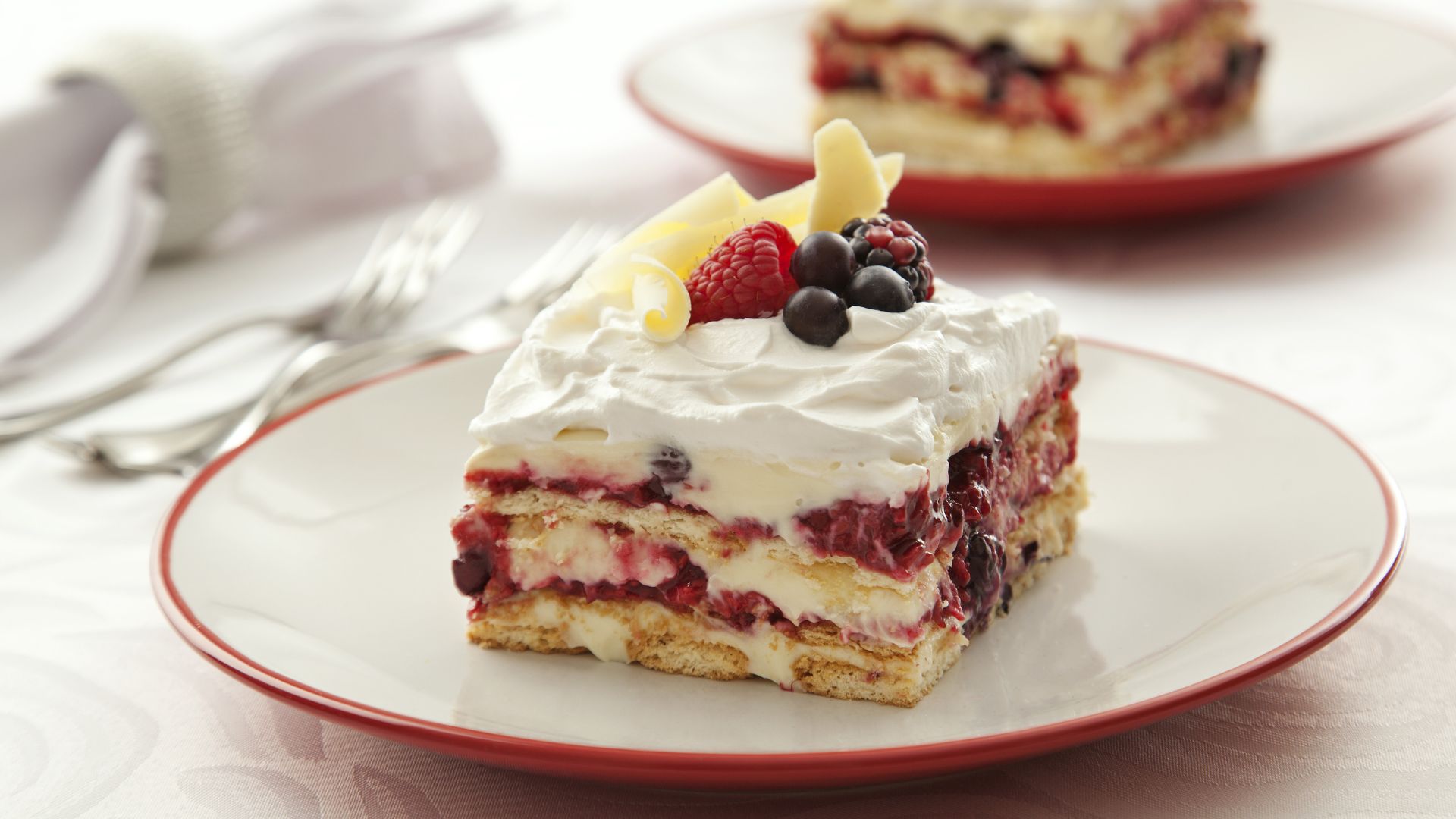 Pavê com champanhe e frutas vermelhas