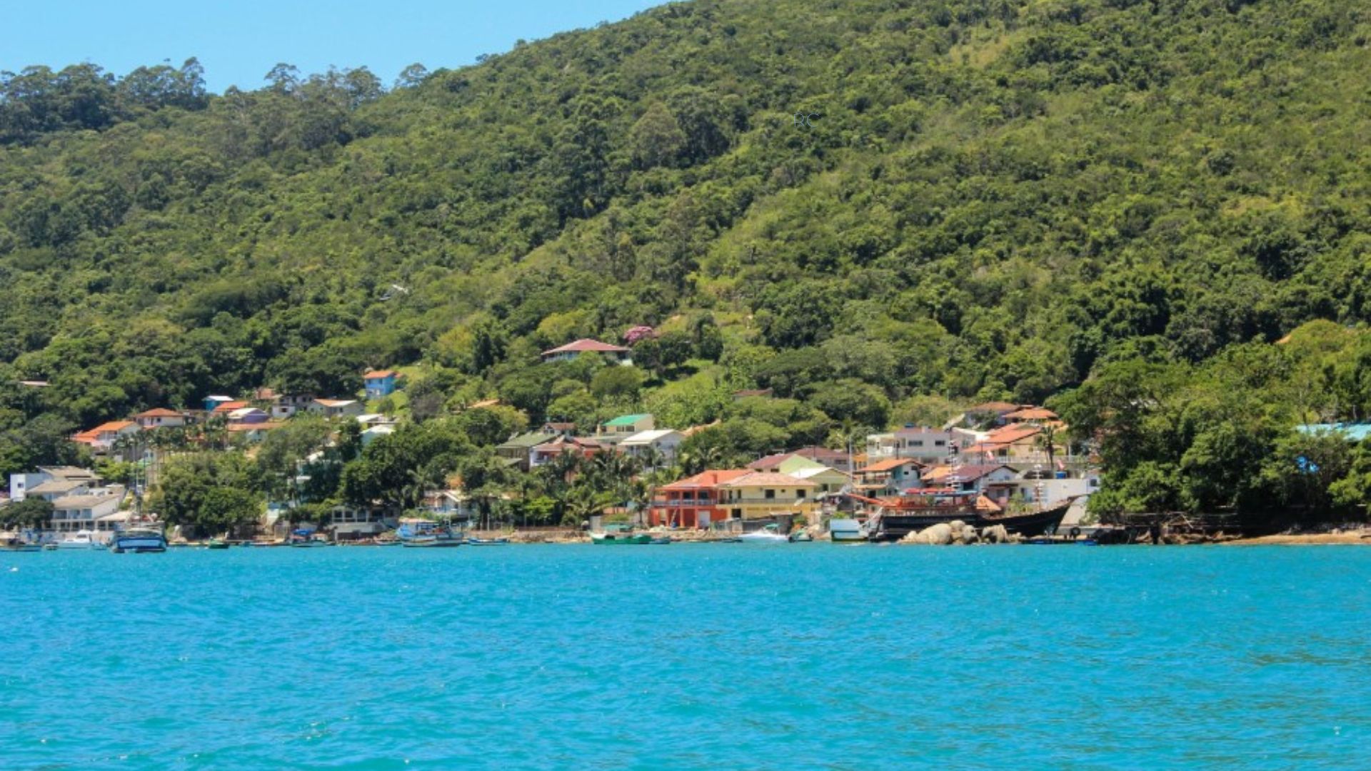 Praia de Araça, em Santa Catarina