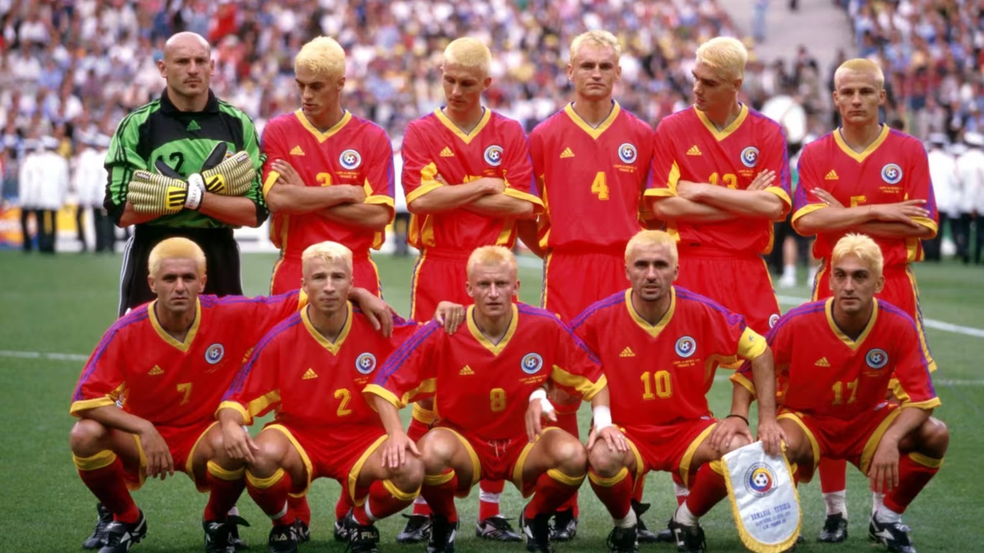 Cabelos iguais da seleção da Romênia em 1998