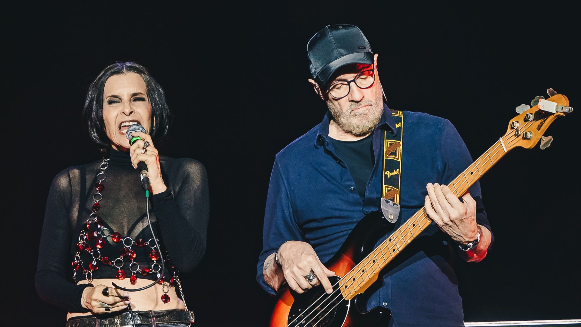 Marina Lima e Liminha se apresentando