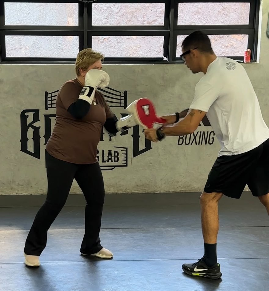 Rosângela Abreu começou a treinar boxe com o treinador Leonardo Pimentel