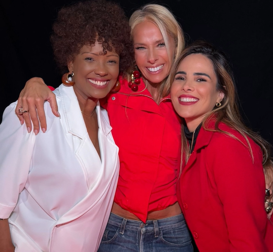 Adriane Galisteu com a atriz Isabel Fillardis e a cantora Wanessa
