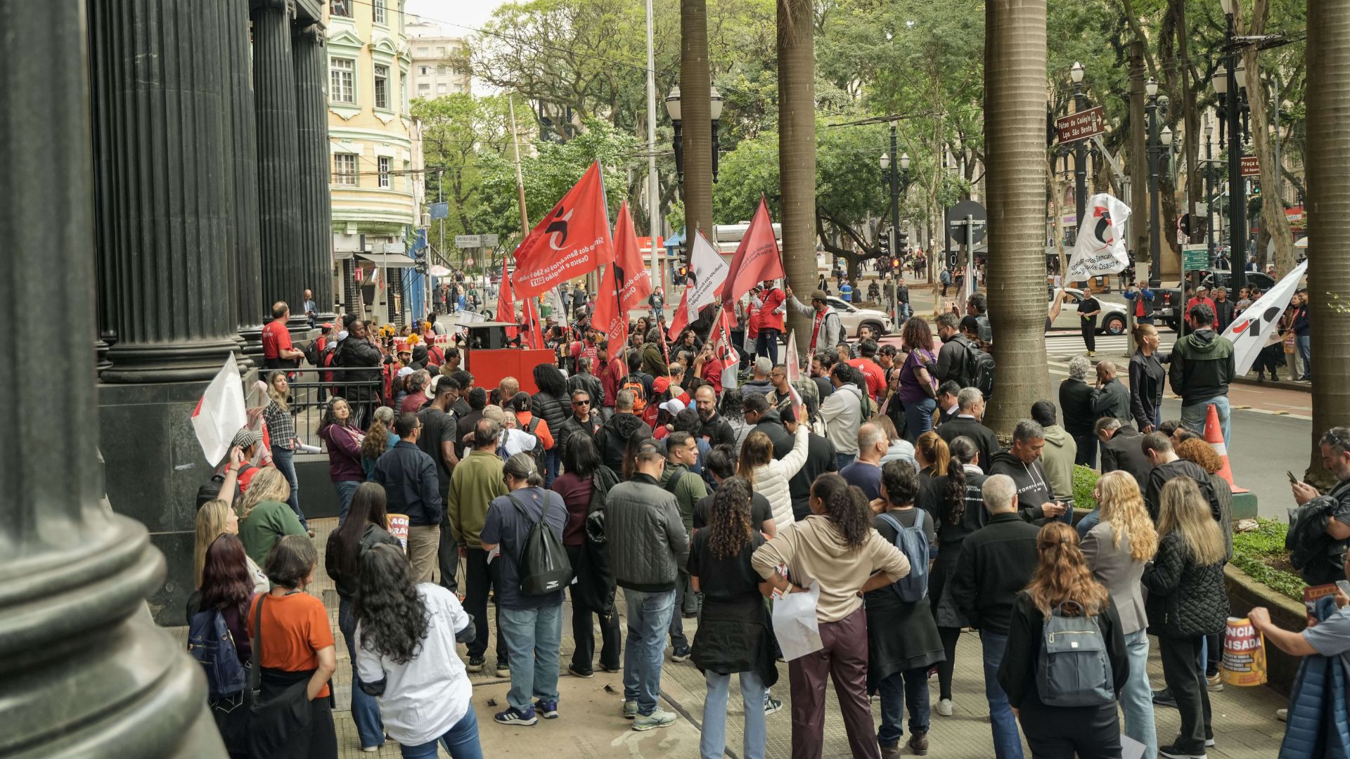Greve de bancários da Caixa na quarta-feira, 16, no Centro de São Paulo, com ato no Prédio da Sé