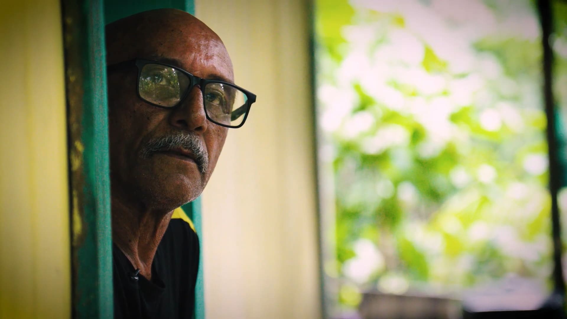 O aposentado Miguel Prestes, de 69 anos, é ribeirinho da Ilha do Combu, em Belém