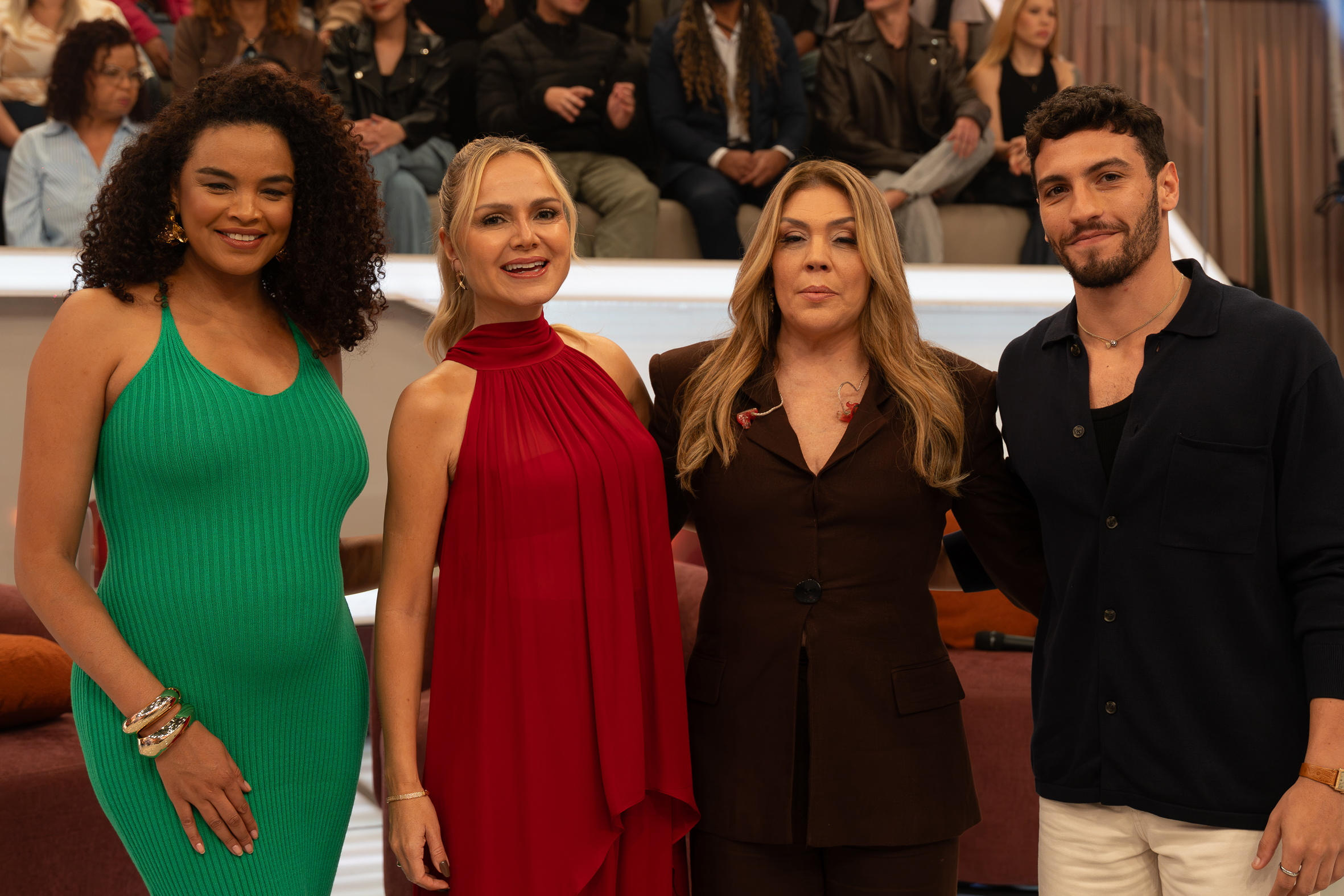 Lucy Ramos, Eliana, Simony e Henrique Barreira no ‘Em Família com Eliana’ deste domingo